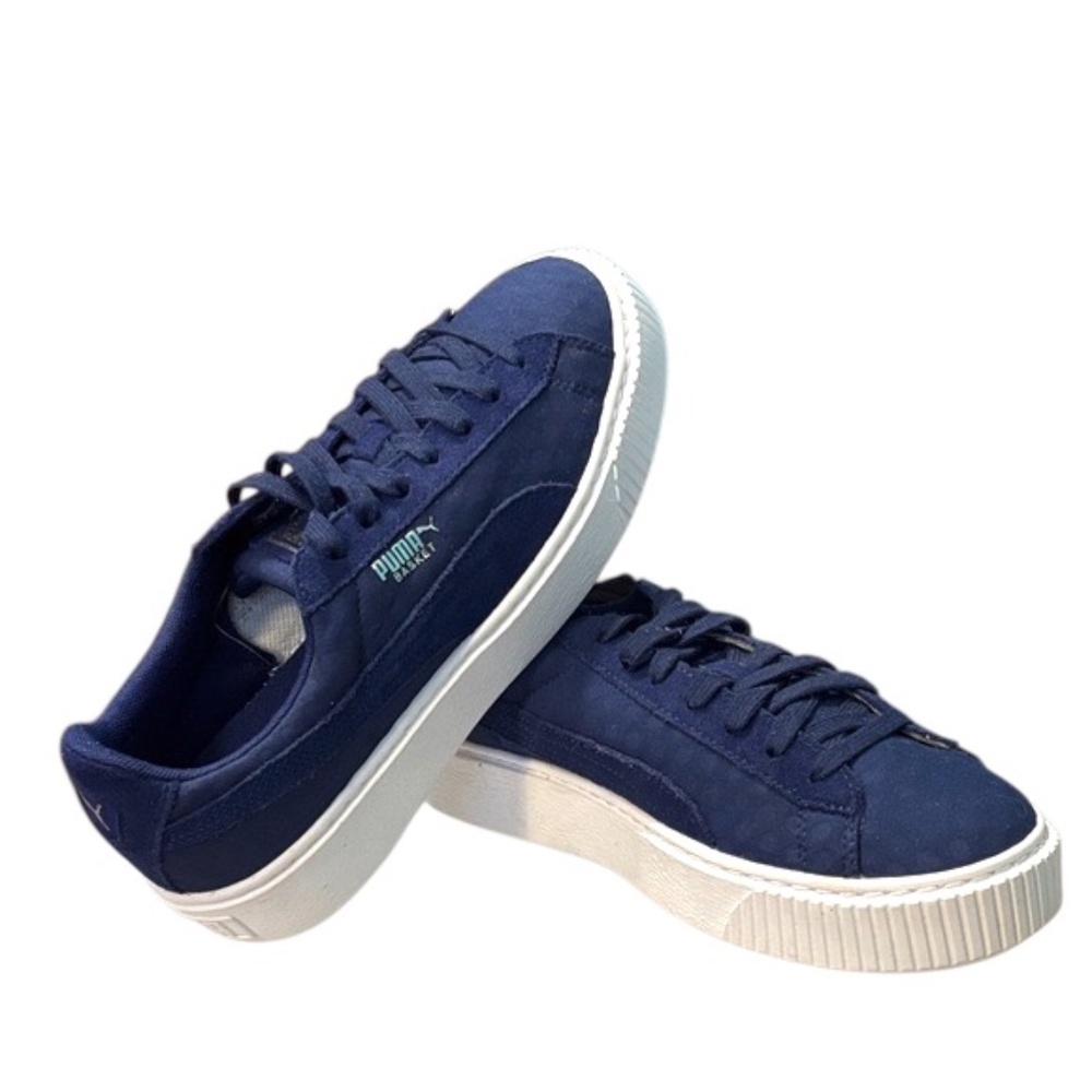 NWOT-Puma Basket Women’s Platform Sneakers in Navy Blue with White Sole
